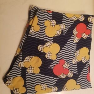 Lularoe disney leggings